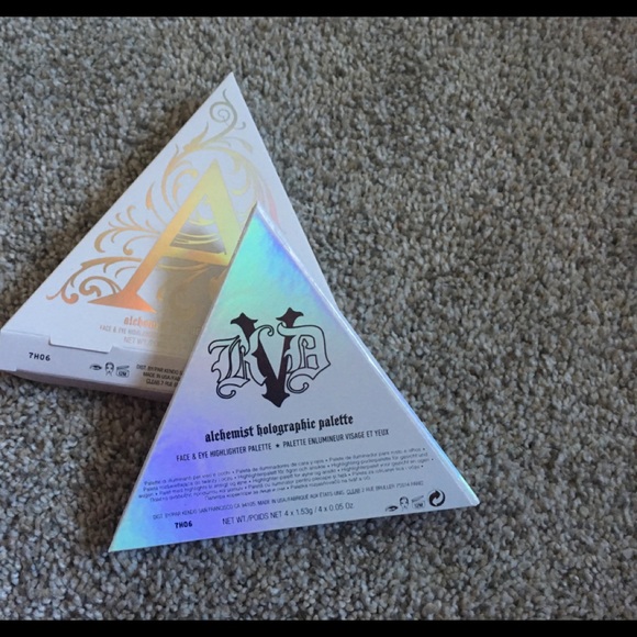 KVD Alchemist Holographic Pallete - Picture 4 of 8